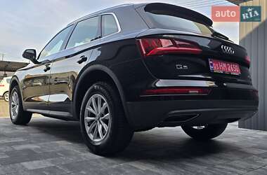 Позашляховик / Кросовер Audi Q5 2018 в 