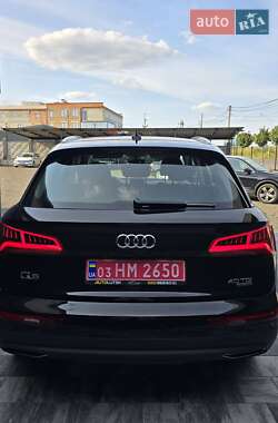 Позашляховик / Кросовер Audi Q5 2018 в 