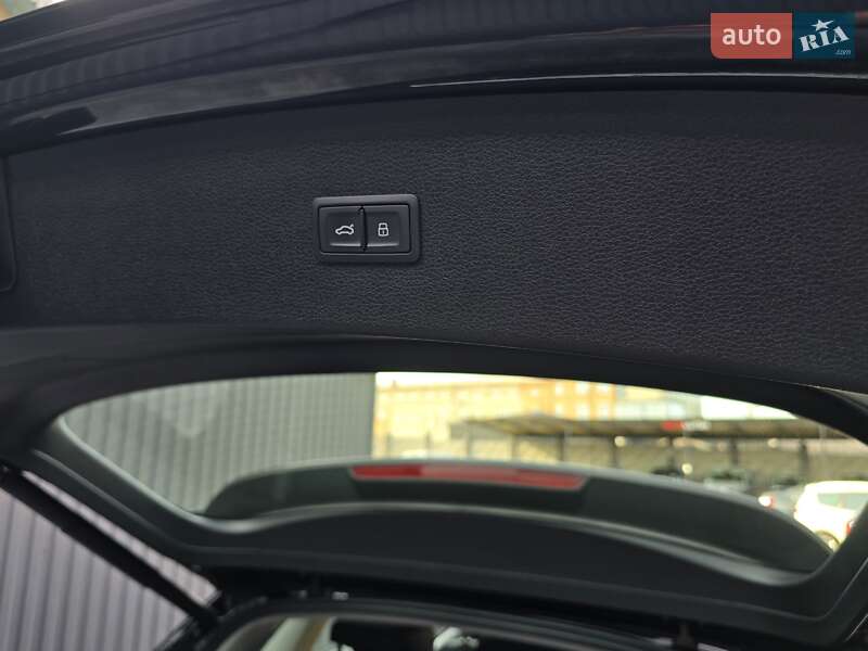 Позашляховик / Кросовер Audi Q5 2018 в Луцьку