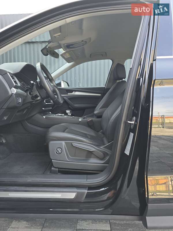 Позашляховик / Кросовер Audi Q5 2018 в Луцьку