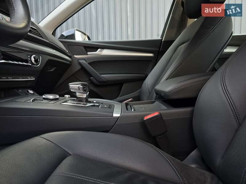 Позашляховик / Кросовер Audi Q5 2018 в Луцьку