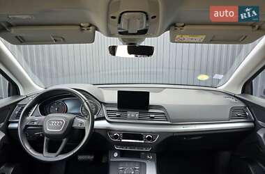 Позашляховик / Кросовер Audi Q5 2018 в 