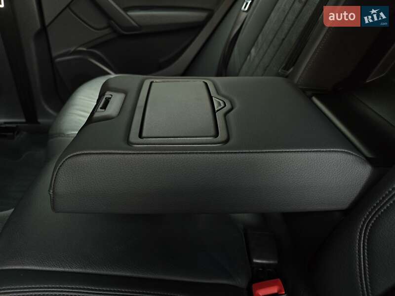 Позашляховик / Кросовер Audi Q5 2018 в Луцьку