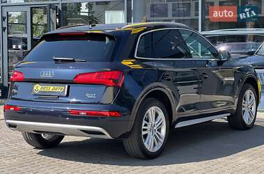 Внедорожник / Кроссовер Audi Q5 2018 в 