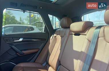 Внедорожник / Кроссовер Audi Q5 2018 в 