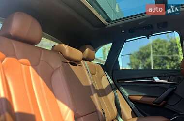 Внедорожник / Кроссовер Audi Q5 2018 в 
