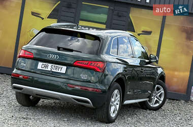 Внедорожник / Кроссовер Audi Q5 2017 в 