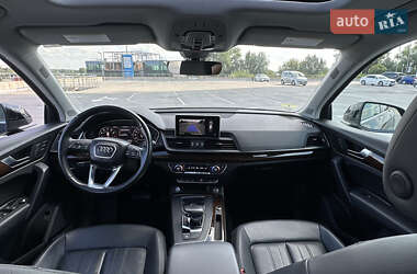 Внедорожник / Кроссовер Audi Q5 2018 в 