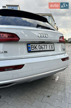 Внедорожник / Кроссовер Audi Q5 2018 в 