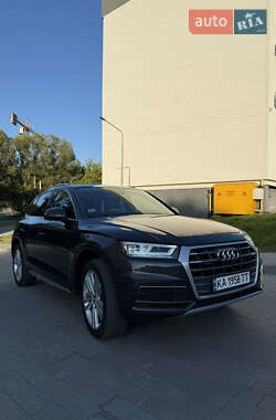 Внедорожник / Кроссовер Audi Q5 2018 в 
