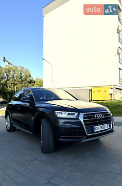 Внедорожник / Кроссовер Audi Q5 2018 в 