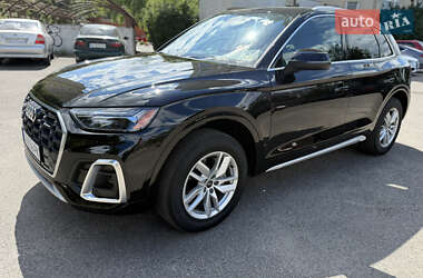 Внедорожник / Кроссовер Audi Q5 2021 в 