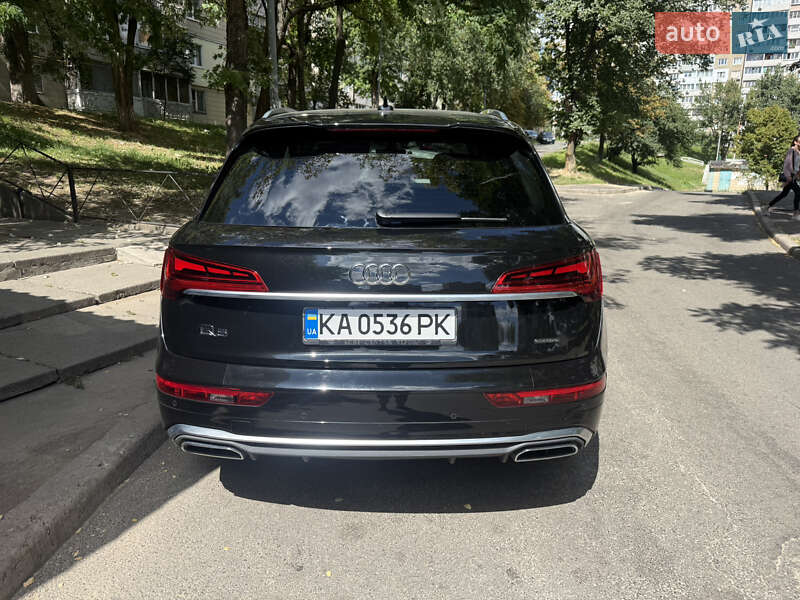 Внедорожник / Кроссовер Audi Q5 2021 в Киеве