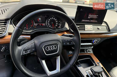 Внедорожник / Кроссовер Audi Q5 2021 в 