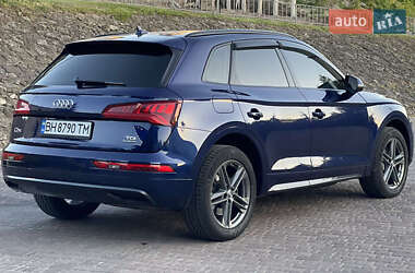 Внедорожник / Кроссовер Audi Q5 2017 в 