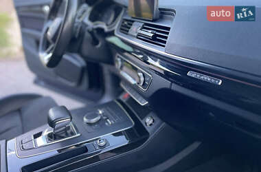 Внедорожник / Кроссовер Audi Q5 2017 в 