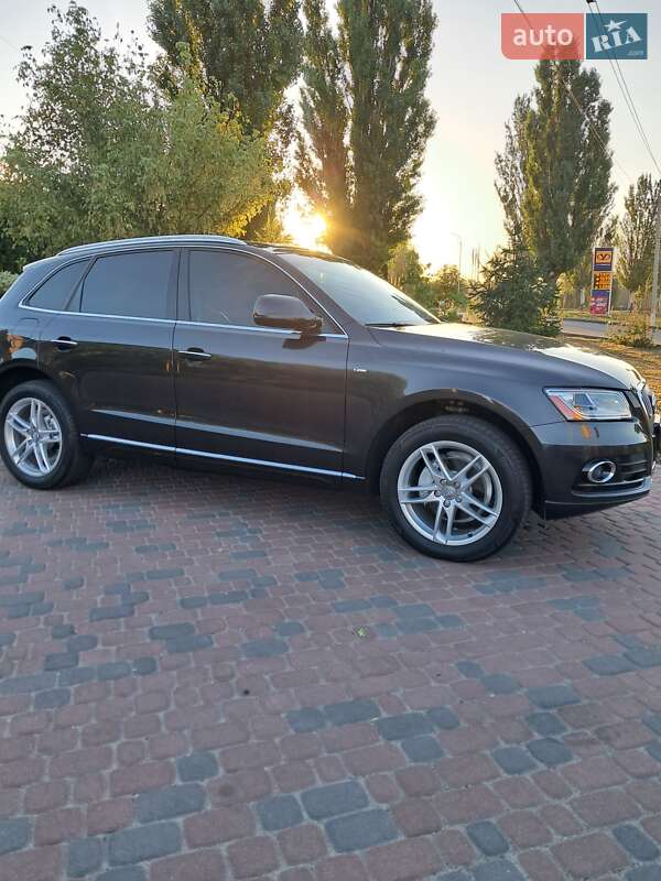 Внедорожник / Кроссовер Audi Q5 2015 в Днепре