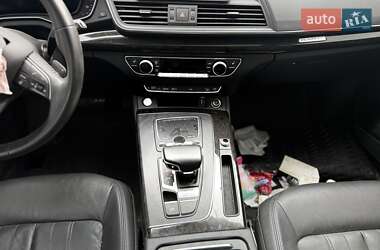 Внедорожник / Кроссовер Audi Q5 2018 в 