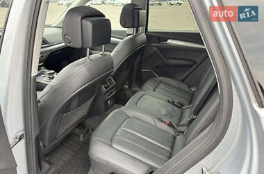 Внедорожник / Кроссовер Audi Q5 2017 в 