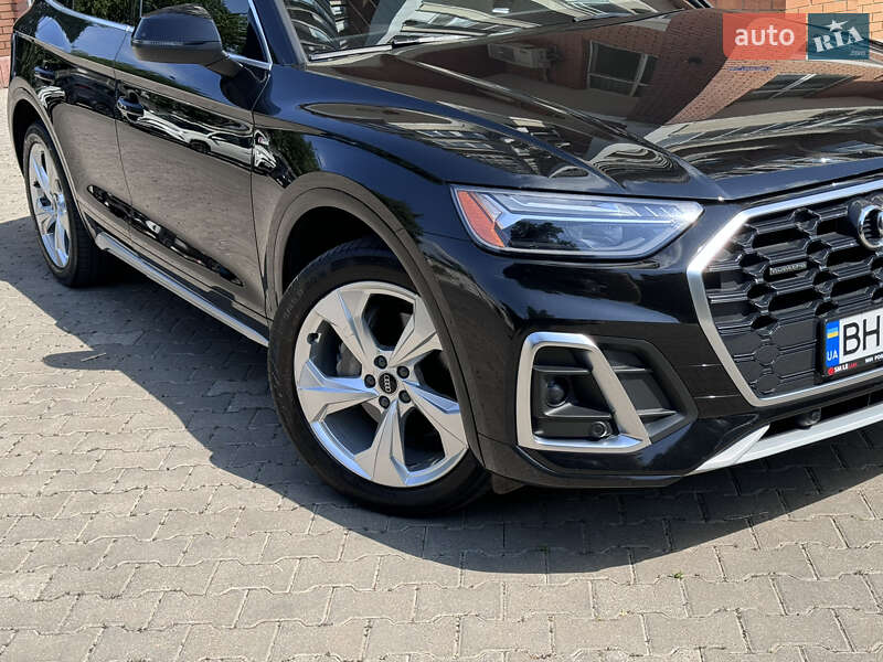 Внедорожник / Кроссовер Audi Q5 2021 в Киеве