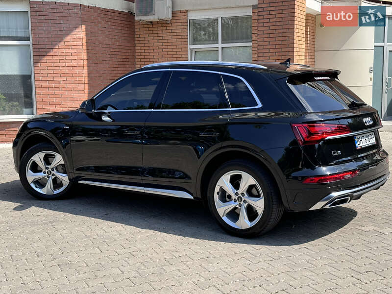 Внедорожник / Кроссовер Audi Q5 2021 в Киеве