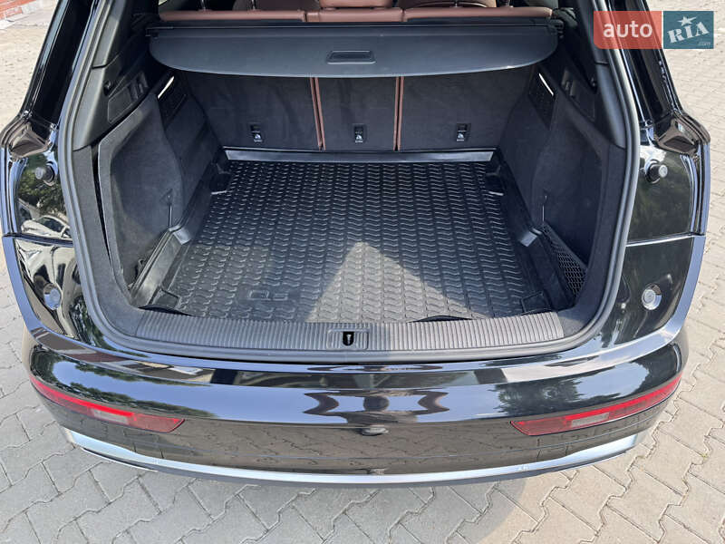 Внедорожник / Кроссовер Audi Q5 2021 в Киеве