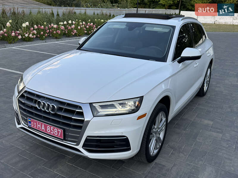 Внедорожник / Кроссовер Audi Q5 2017 в 