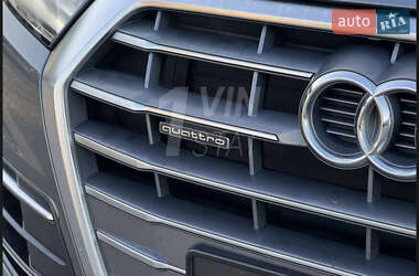 Внедорожник / Кроссовер Audi Q5 2017 в 