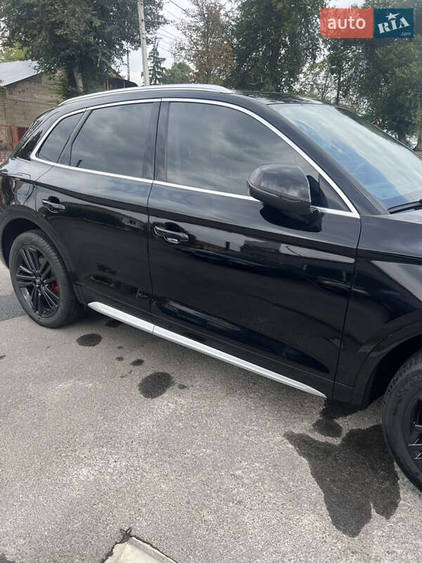 Внедорожник / Кроссовер Audi Q5 2020 в Благовещенском