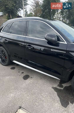 Внедорожник / Кроссовер Audi Q5 2020 в 
