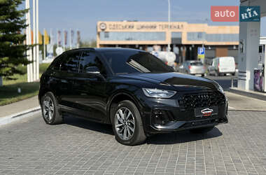 Внедорожник / Кроссовер Audi Q5 2022 в 