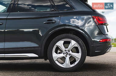 Внедорожник / Кроссовер Audi Q5 2021 в 