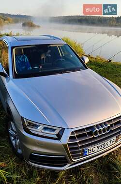 Позашляховик / Кросовер Audi Q5 2017 в Львові