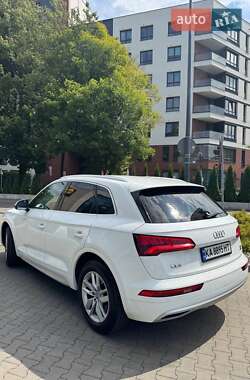 Внедорожник / Кроссовер Audi Q5 2018 в 
