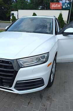 Внедорожник / Кроссовер Audi Q5 2017 в 