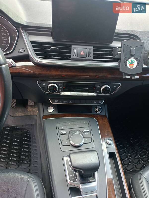 Внедорожник / Кроссовер Audi Q5 2017 в Тернополе