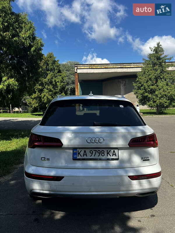 Внедорожник / Кроссовер Audi Q5 2018 в Киеве