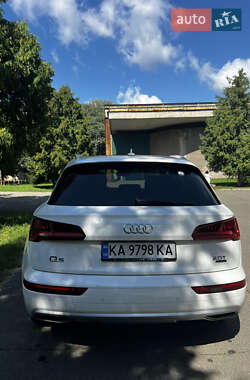 Внедорожник / Кроссовер Audi Q5 2018 в 