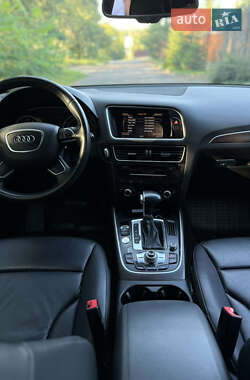 Внедорожник / Кроссовер Audi Q5 2015 в 