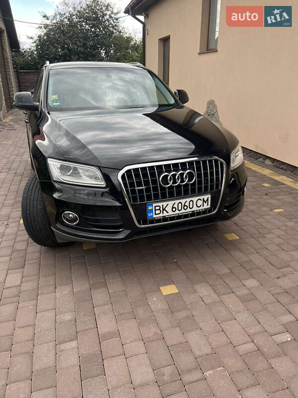 Внедорожник / Кроссовер Audi Q5 2012 в 