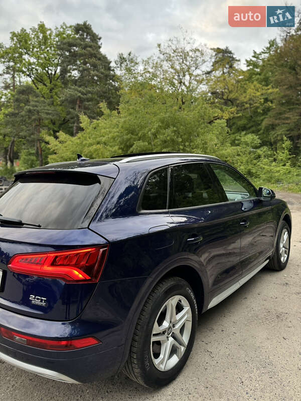 Внедорожник / Кроссовер Audi Q5 2017 в Львове