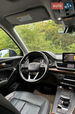 Внедорожник / Кроссовер Audi Q5 2017 в 