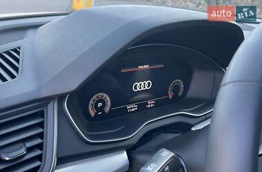 Внедорожник / Кроссовер Audi Q5 2021 в 