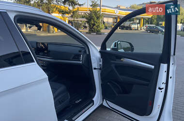 Внедорожник / Кроссовер Audi Q5 2021 в 