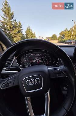 Внедорожник / Кроссовер Audi Q5 2017 в 