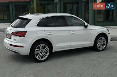 Внедорожник / Кроссовер Audi Q5 2018 в 