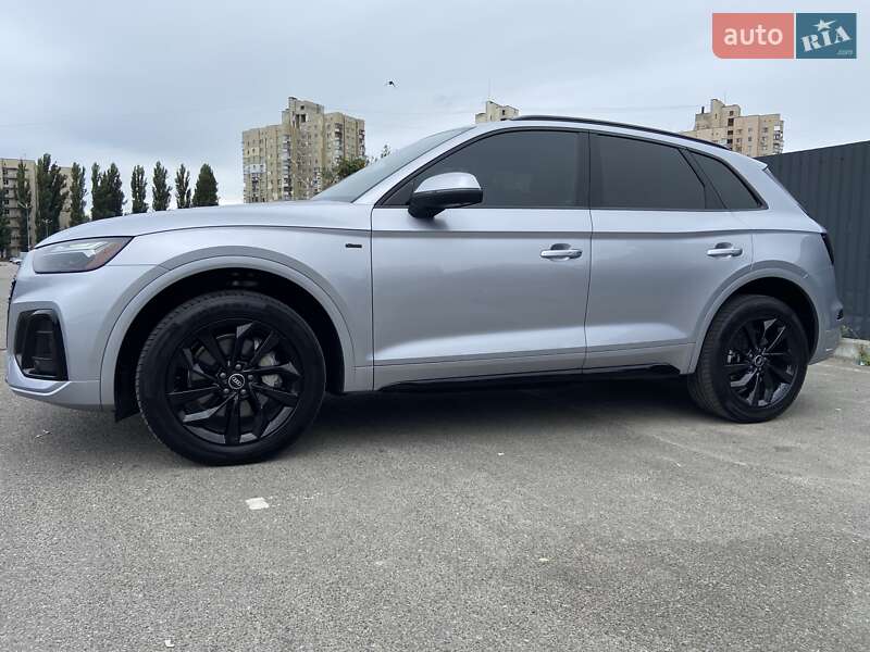 Внедорожник / Кроссовер Audi Q5 2022 в Киеве