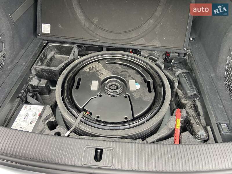 Внедорожник / Кроссовер Audi Q5 2022 в Киеве