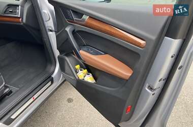 Внедорожник / Кроссовер Audi Q5 2022 в 