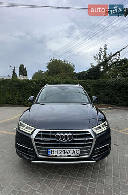 Внедорожник / Кроссовер Audi Q5 2018 в 